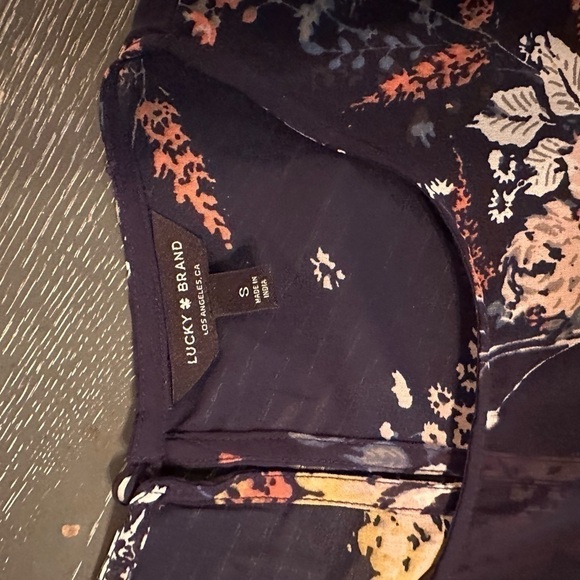 LUCKY brand sheer floral cold shoulder top size small - Picture 5 of 13